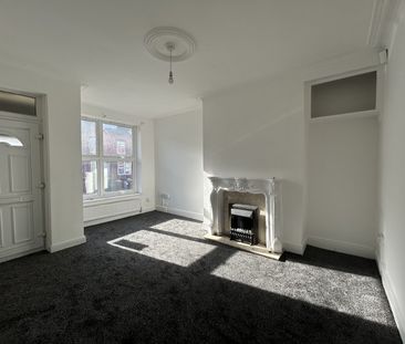 St Hilda's Mount, East End Park, LS9 - Leeds - Photo 1