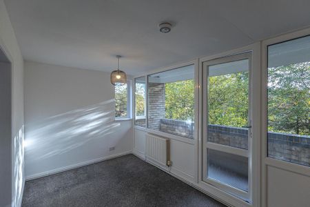 2 bedroom flat to rent - Photo 4