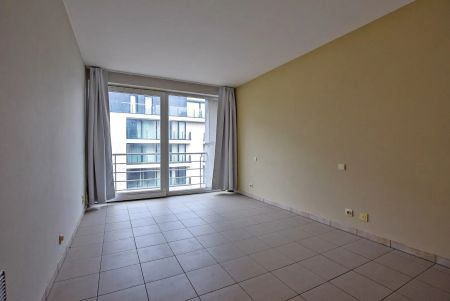 Goed gelegen 1-slaapkamerappartement (66m²) te Oostduinkerke-Bad vlakbij de winkelstraat en het strand. - Photo 2