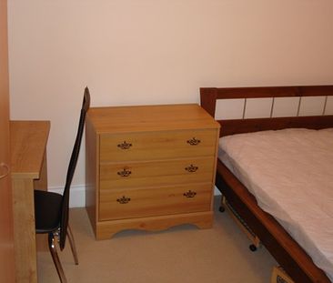 GOOD SIZED ROOMS - 4 BEDS - Photo 3