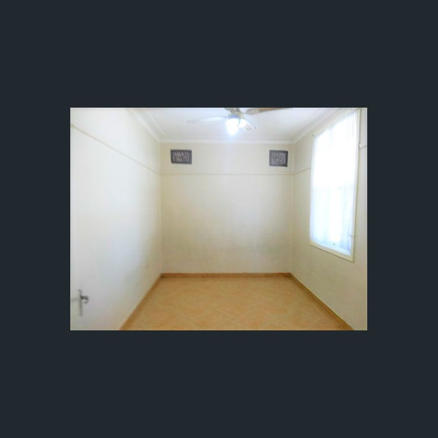 House for Rent in Villawood - Photo 1