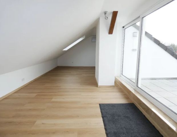 Modernisierte 3-Zimmer-Maisonette-Wohnung im gepflegten Zweifamilienhaus. - Foto 1