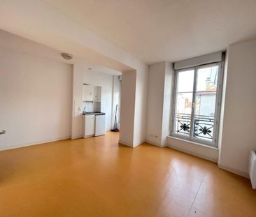 Location Appartement 1 pièce 23m² ROANNE 42300 - Photo 2