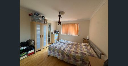 LARGE 3 BEDROOM UNIT - Photo 3