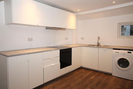 2 bed terraced house to rent in Ellicott Road, Bristol, BS7 - Photo 4