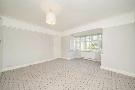 Queens Drive, Acton, W3 - Photo 4