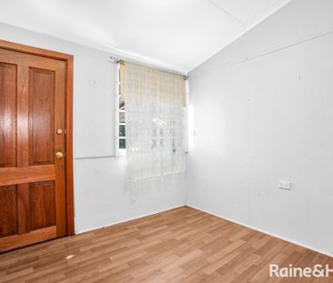 Well Presented & Centrally Located - Photo 5