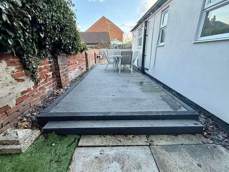 West End // Spacious Bed & Bath // Sept, LN1 - Photo 2