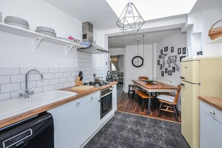 2 bedroom terraced house to rent - Photo 3