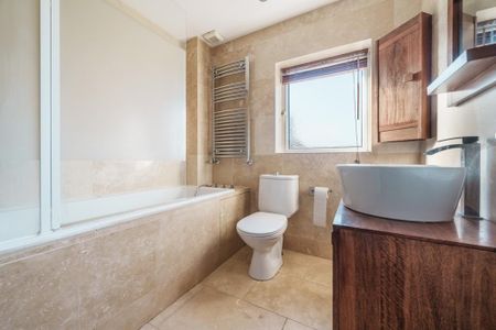 4 bedroom detached house to rent - Photo 5