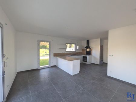 Location Maison 5 pièces 94m² HERBEYS 38320 - Photo 4