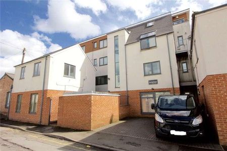 Gurney House, Trinity Lane, Cheltenham, Gloucestershire, GL52 - Photo 4
