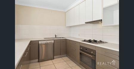 Modern 2 Storey Home in Quiet Street - Close to Esplanade - Photo 2