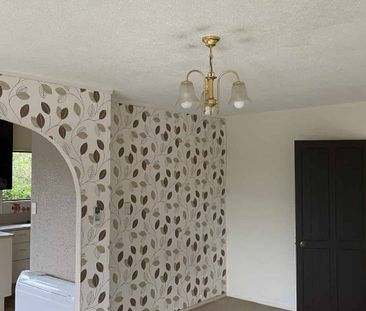 Great Location For This Family Home - Photo 2