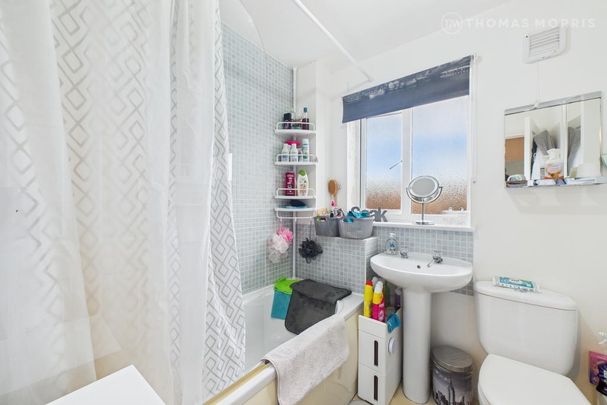 2 bedroom end of terrace house to rent - Photo 1