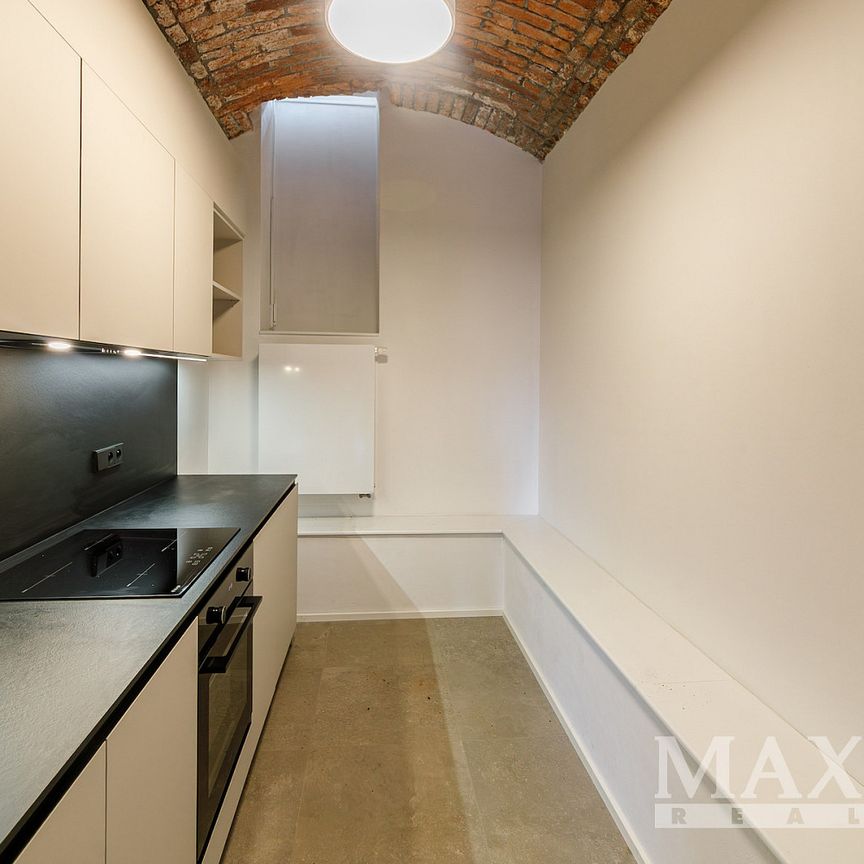 Pronájem bytu 1+kk 31 m² - Fotografie 1