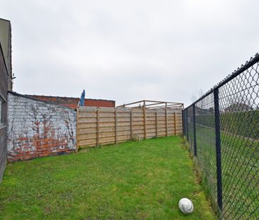 Volledige gerenoveerde woning met zonnig terras en tuin! - Photo 3