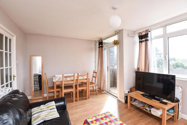 3 bedroom flat to rent - Photo 1