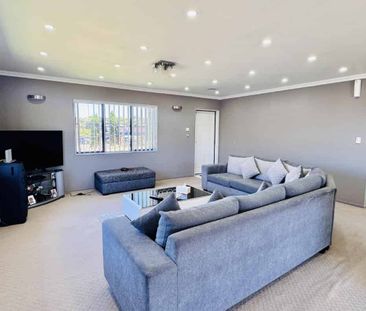 Spacious 4-Bedroom Home with Study in a Prime Location! - Photo 3