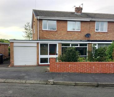 3 bedroom semi-detached house to rent - Photo 2