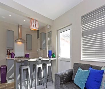 Rosemont Walk (room 4), Bramley, Leeds - Photo 6