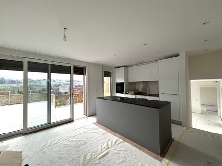 ERSTBEZUG! Exklusive 3.5-Zimmer-Attikawohnung in Alterswil - Photo 2