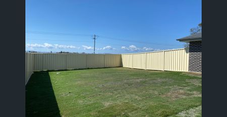 Brand New Unit In Quiet Cul-de-sac - Photo 5