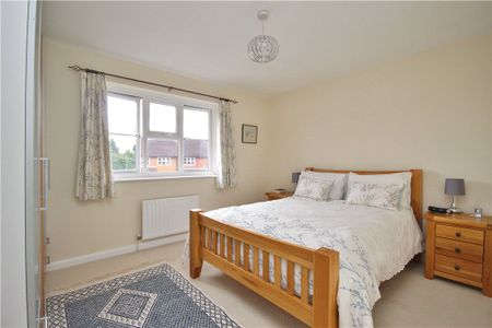 Elizabeth Court, Farncombe, GU7 3QZ - Photo 3