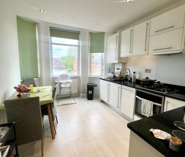 2 bedroom flat to rent - Photo 2