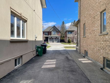 For Lease - 1084 Haig Boulevard, Mississauga, Ontario - Photo 2
