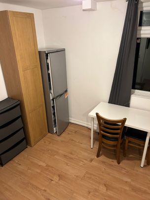 Room in a Shared House, Windsor Crescent, HA9 - Photo 1