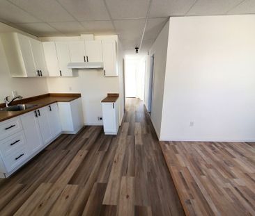 Beau Logement 4½ Au 2e étage - Photo 2