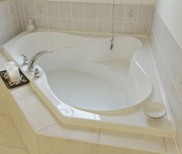 For Lease - 18 Snowling Drive, Ajax, Ontario - Photo 5