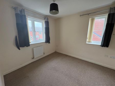 Watermint Drive, Tuffley - Photo 2