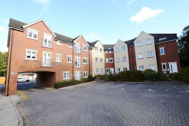 Almond Court, Camberley, GU15 - Photo 1