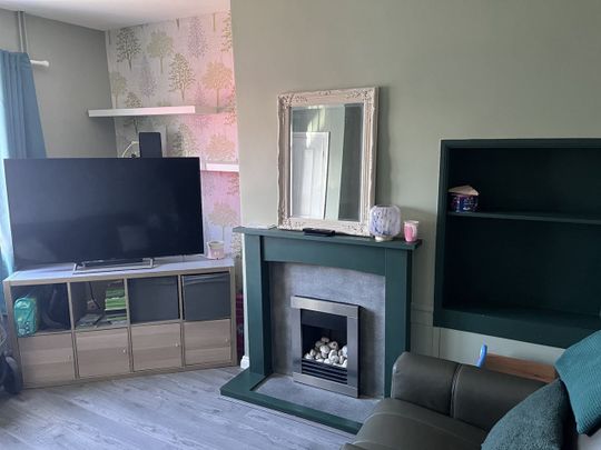 2 Bed End Terrace, Helena Crescent, LE4 - Photo 1