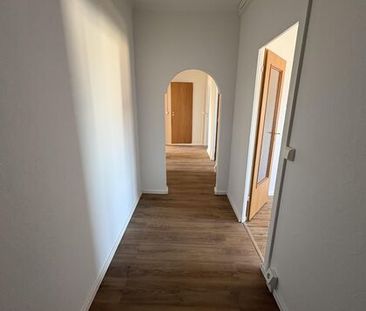 Zentral gelegene Vier-Raum-Wohnung mit Balkon - Foto 4