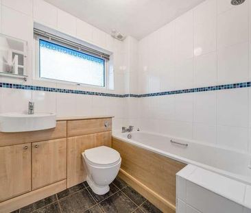 Avon Close, Addlestone, Surrey, KT15 - Photo 2