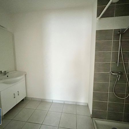 Location Appartement 2 pièces 42m² NOYELLES SOUS LENS 62221 - Photo 3