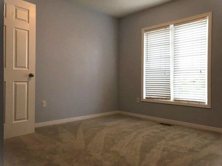 For Lease - 68 Thoroughbred Way, Markham, Ontario - Photo 4