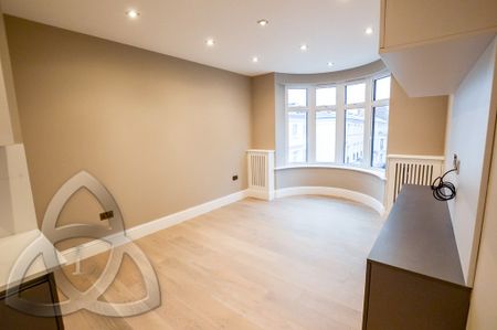 6 Hall Road, London, NW8 9PA - Photo 2