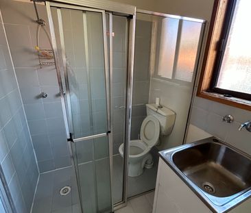 4 Bedroom - 2 Bathroom - Minutes Walk to Beach - Photo 6