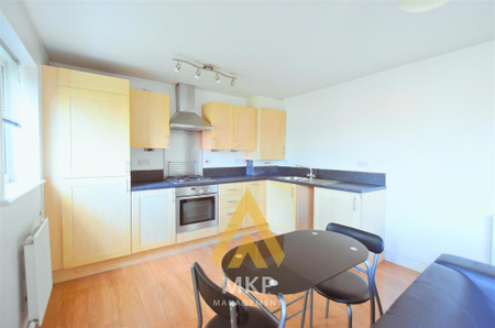 2 bedroom flat to rent - Photo 2