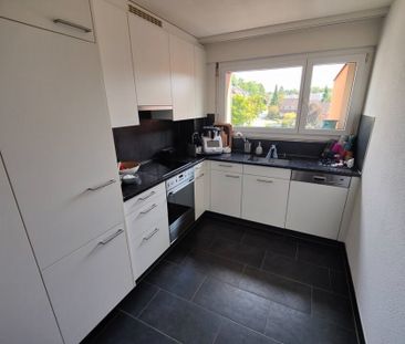 Renovierte 4.5 Zimmerwohnung an zentraler Lage - Photo 4