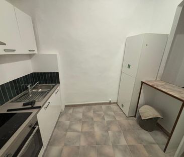 Location Appartement 2 pièces 44m² LE LUC 83340 - Photo 5