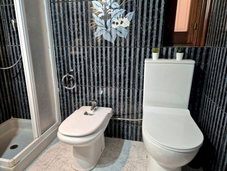 Spacious double room in Ciutat Vella&nbsp;perfect for couples&nbsp; - Photo 3