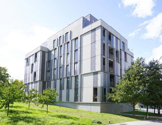 Bel appartement de 3 pièces au 4ème étage d'environ 61m2 se composant comme suit : - Photo 1