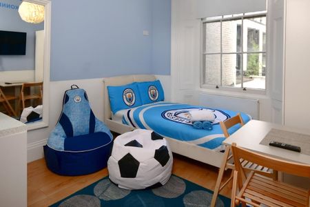 Studio Flat, Kensington Gardens Square, W2 - Photo 3