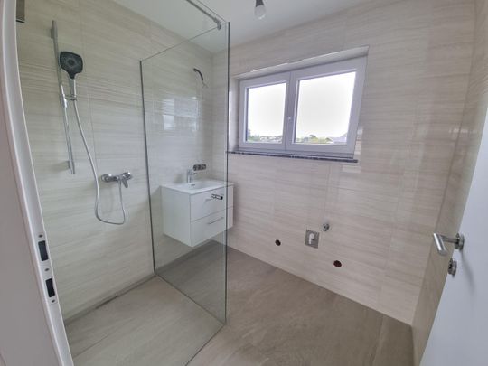 Moderne 2 Zimmer Mitarbeiter- oder Dienstwohnung mit Balkon - Photo 1