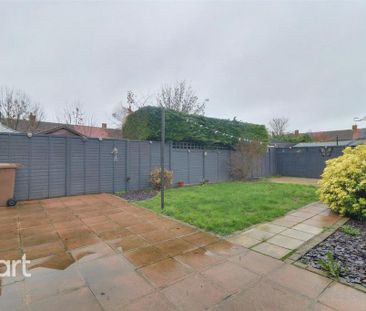 3 bedroom detached house to rent - Photo 3